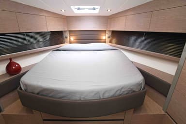 2017 Cayman Yachts S450