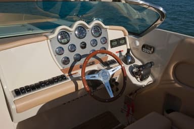 2013 Chris-Craft Launch 32