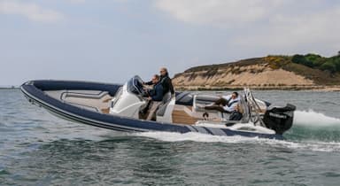 2021 Cobra Ribs Nautique 8.2