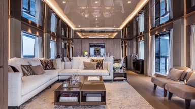 2019 Custom Line 106