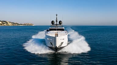 2019 Custom Line 106