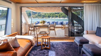 2020 Custom Line Navetta 30