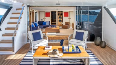 2020 Custom Line Navetta 30