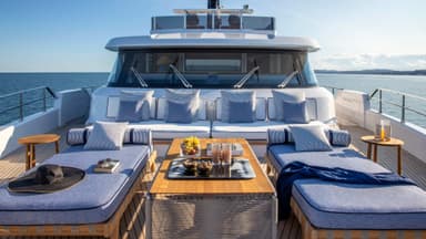 2020 Custom Line Navetta 30