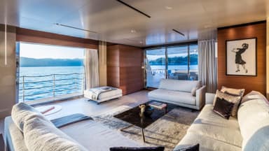 2017 Custom Line Navetta 33