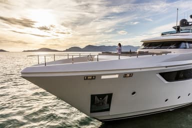 2023 Custom Line Navetta 37