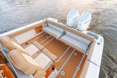 2022 Everglades 315 CC