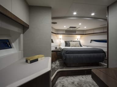 2022 Fairline Phantom 65