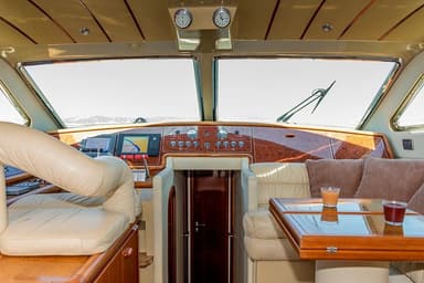 1996 Ferretti Yachts 175