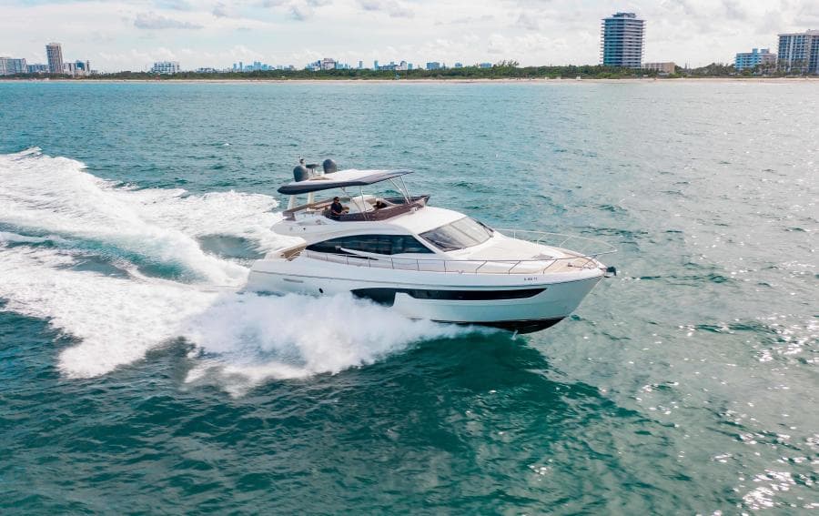 2016 Ferretti Yachts 650