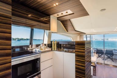 2022 Ferretti Yachts 670