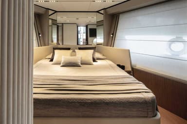 2022 Ferretti Yachts 720