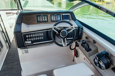 2021 Four Winns H350 OB