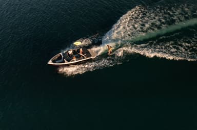 2023 Four Winns H4 Surf