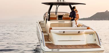 2019 Invictus Yacht GT320