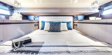 2019 Invictus Yacht GT320