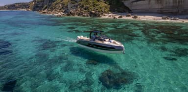 2022 Invictus Yacht GT320S