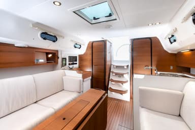 2011 Italia Yachts Italia 10.98