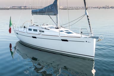 2011 Italia Yachts Italia 10.98