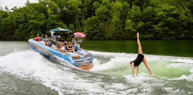 2021 Malibu Boats M220