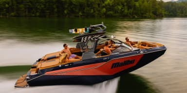 2024 Malibu Boats M242