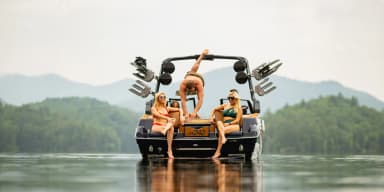 2024 Malibu Boats M242