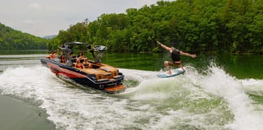 2024 Malibu Boats M242