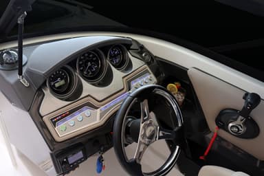 2020 Monterey 215 SS