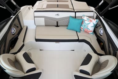 2020 Monterey 215 SS