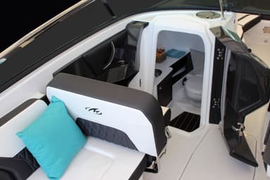 2021 Monterey 298 SS