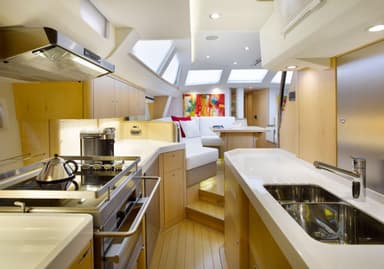 2010 Oyster Yachts 575