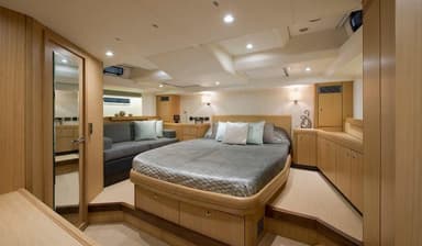 2011 Oyster Yachts 625