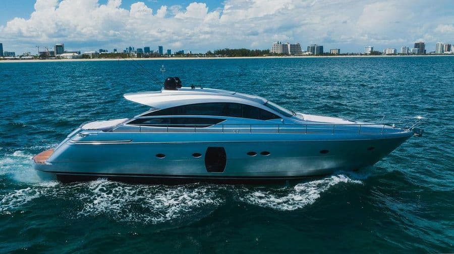 2010 Pershing Yachts 64