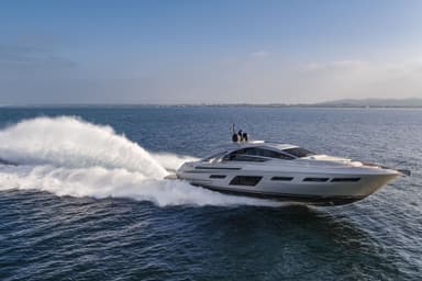 2019 Pershing Yachts 7X