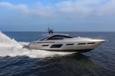 2019 Pershing Yachts 7X