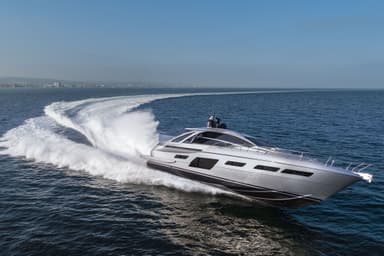 2019 Pershing Yachts 7X