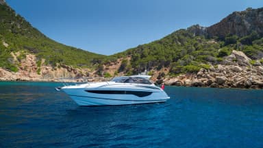 2017 Princess Yachts V40