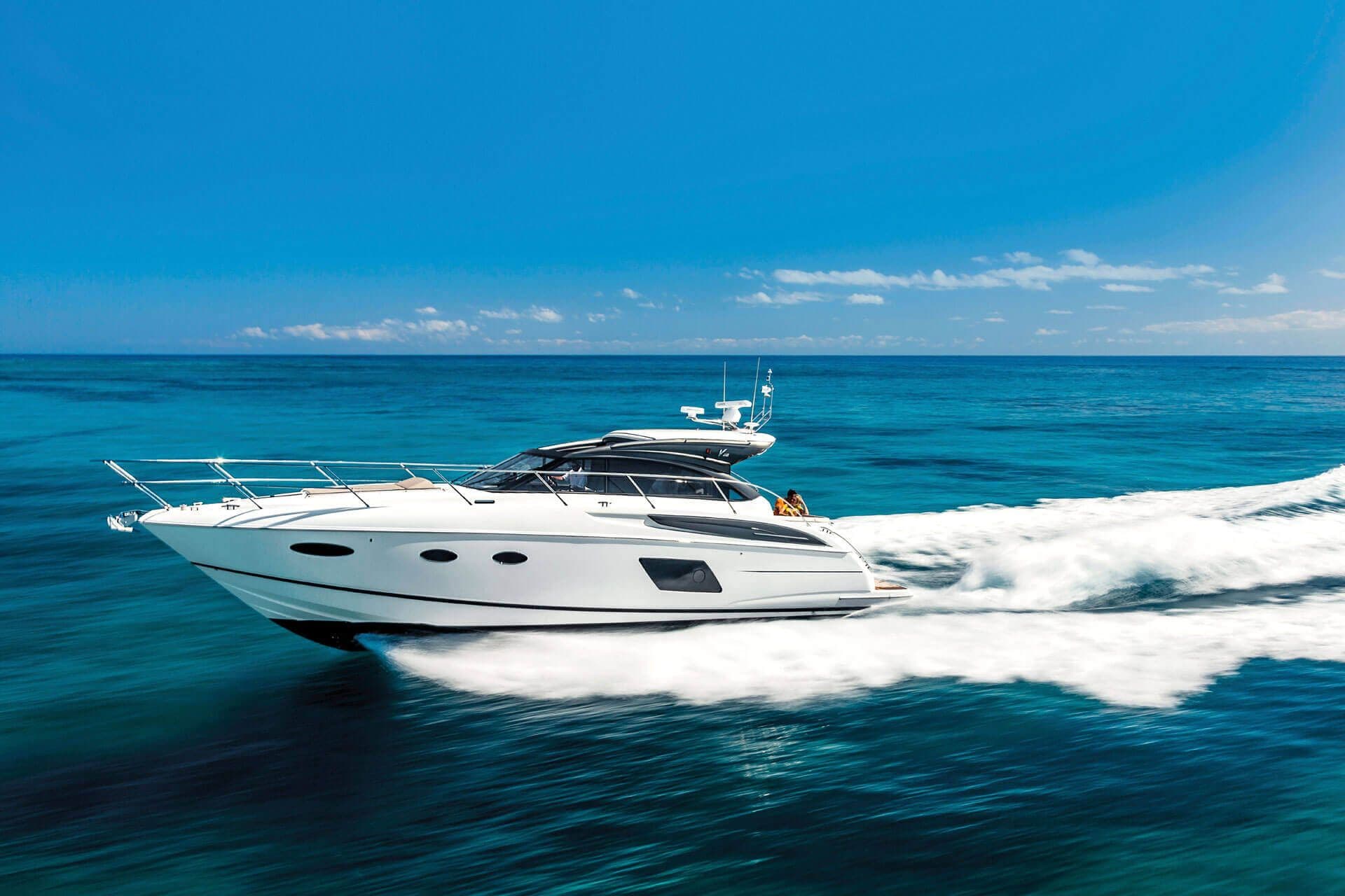 2016 Princess Yachts V48
