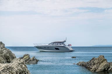 2016 Princess Yachts V48