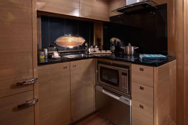 2016 Princess Yachts V48