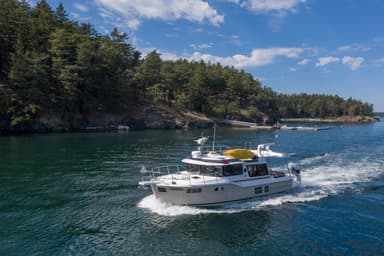 2022 Ranger Tugs R-43 Sedan