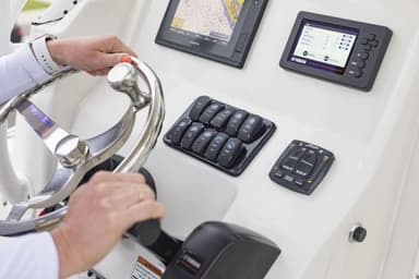 2023 Sailfish Boats 220 WAC