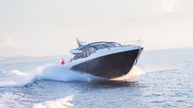 2021 Sunseeker Predator 74