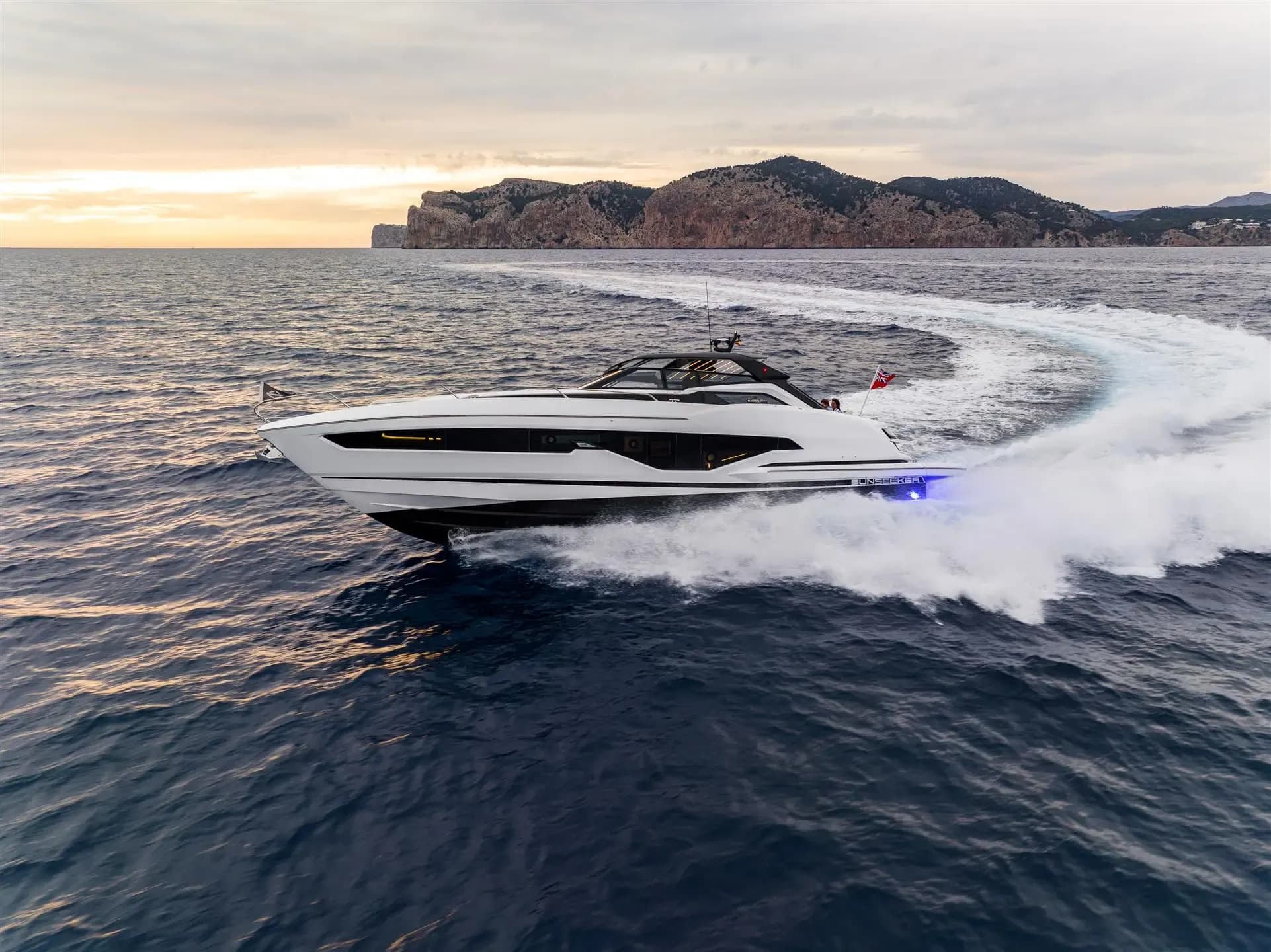 2023 Sunseeker Superhawk 55
