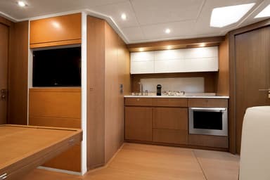 2011 Azimut Yachts Atlantis 58