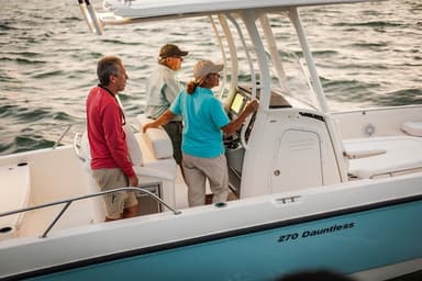 2022 Boston Whaler 270 Dauntless