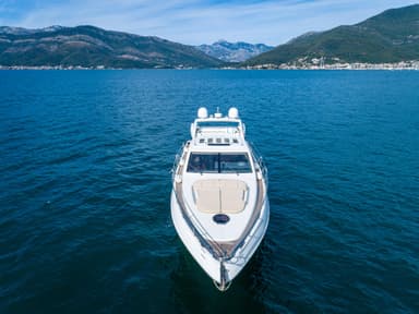 2010 Azimut Yachts S68
