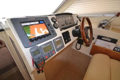 2005 Sealine F34