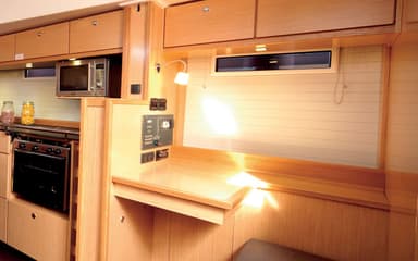2010 Bavaria Yachts Cruiser 55