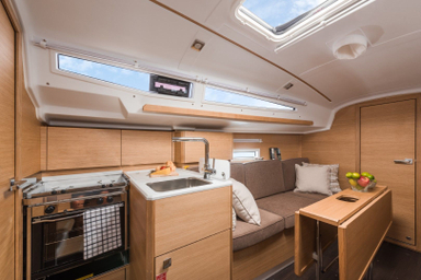 2016 Elan Yachts E3